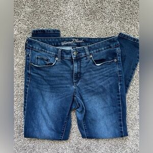 Universal Thread Mid Rise Skinny Jeans Size 6